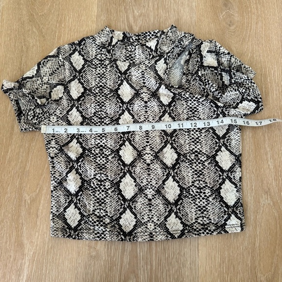 Caution To The Wind Black and white Snake Print cut out mock neck crop top shirt - Picture 5 of 7